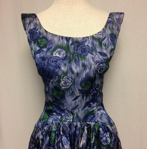 1950's Blue/Green Cabbage Rose Print Taffeta Slee… - image 10