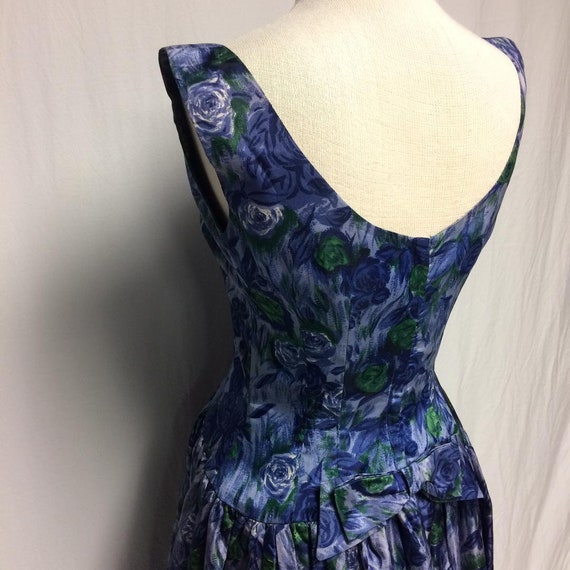 1950's Blue/Green Cabbage Rose Print Taffeta Slee… - image 5