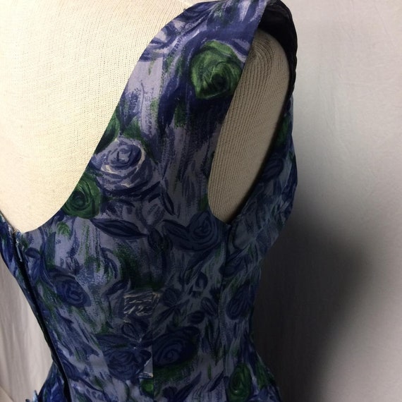 1950's Blue/Green Cabbage Rose Print Taffeta Slee… - image 6