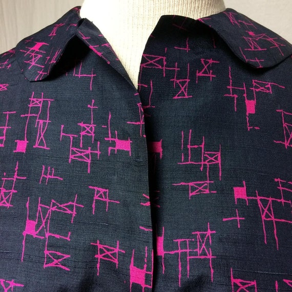 1950's True Vintage Navy Silk with Hot Pink Graph… - image 4