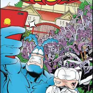 Peut inclure: Une couverture de bande dessinée intitulée The Tick montrant un personnage bleu prenant un selfie avec un smartphone rouge devant un grand groupe de ninjas vêtus de violet et un personnage blanc à plusieurs visages près d'un bâtiment.