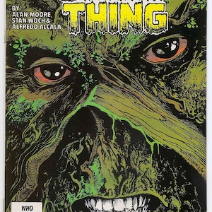 Könnte beinhalten: Comic-Cover für Swamp Thing, mit einer Nahaufnahme des Gesichts der Kreatur. Der Titel ist gelb, mit dem DC Comics-Logo oben links. Das Cover hat ein dunkles, sumpfiges Farbschema.