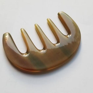 Yak horn glider comb gift for her — biodegradable natural horn, a conscious alternative to plastic — Arakicrafts