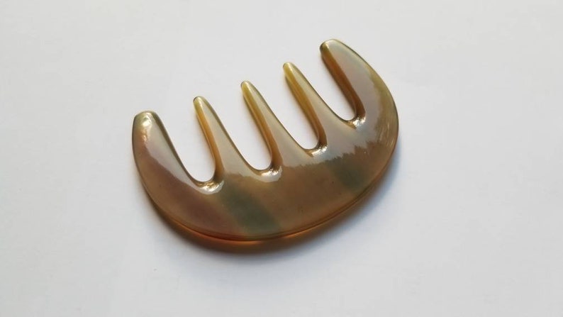 Yak horn glider comb gift for her — biodegradable natural horn, a conscious alternative to plastic — Arakicrafts