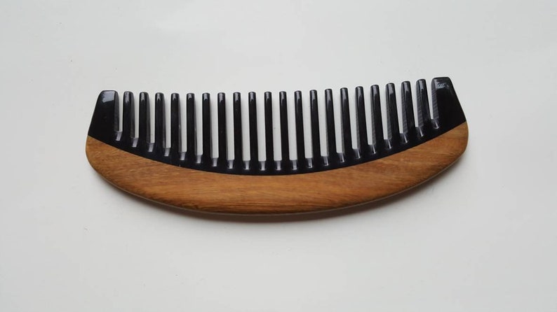 Curly Hair Horn Comb, Araki Wooden Comb, Birthday Gift for Her, Wide Tooth Comb, Sandalwood Comb, Beard/Hair Comb, Gift for Him 5.915cm image 6