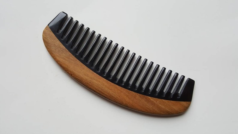 Curly Hair Horn Comb, Araki Wooden Comb, Birthday Gift for Her, Wide Tooth Comb, Sandalwood Comb, Beard/Hair Comb, Gift for Him 5.915cm image 4