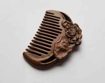 Handgeschnitzter Sandelholzkamm | Lotus Blumen Design | Geschenk für Sie (8 cm)