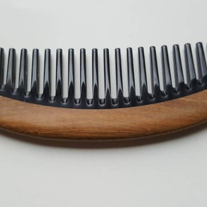 Curly Hair Horn Comb, Araki Wooden Comb, Birthday Gift for Her, Wide Tooth Comb, Sandalwood Comb, Beard/Hair Comb, Gift for Him 5.915cm image 7