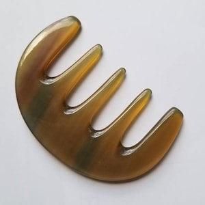 Curly Hair Horn Comb, Gift for Her, Vintage Style Wide Toothed Comb, Mothers Day Gift, Yak Horn Comb, One of A Kind, Massage Plate 3.9&quot;/10cm