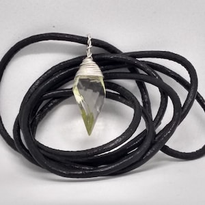 Crystal acrylic necklace.crystal necklace.wire wrapping.diamond shape.diamond shapes