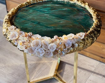 Green Jade and geode inspired resin table, Geode epoxy table, Live edge modern coffee table, Handmade resin table, side table