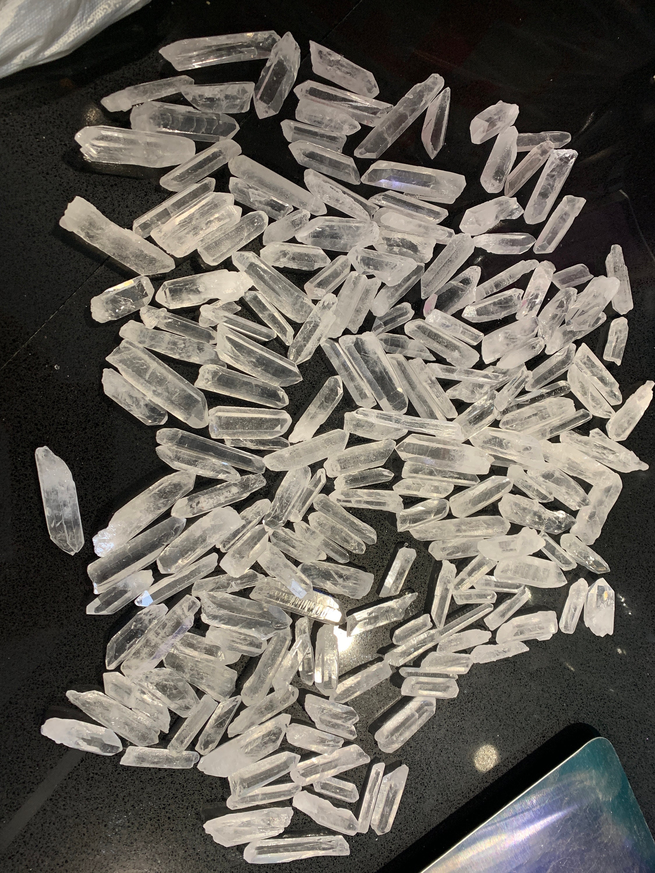 Points de Cristal Moyens Naturels 300 Grammes