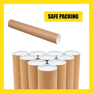 K&ouml;nnte beinhalten: Eine Ansammlung brauner Versandh&uuml;lsen aus Pappe mit wei&szlig;en Endkappen. Eine H&uuml;lse ist &uuml;ber den anderen positioniert. Der Text "SAFE PACKING" wird in einem gelben Rechteck angezeigt.