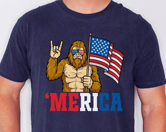 Bigfoot Merica Shirt, 4. Juli Geschenk, Vaterländisches T-Shirt, Sasquatch Shirt, Unabhängigkeitstag, USA Flagge Shirt, USA 250 Komfort Farben TShirt