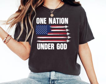 「One Nation Under God」シャツ、7月4日のギフト、アメリカ国旗Tシャツ、愛国的なキリスト教Tシャツ、独立記念日、宗教的なアパレル、アメリカンシャツ