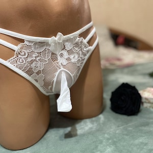 Durchsichtiger Herren-Spitzen-Sissy-Bikini Bild 1