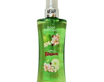 Body Fantasies 3.2 fl oz Apple Blossom Fragrance Body Spray/Mist Travel Size Crisp Apple Pear, Juicy Mandarin, Jasmine, Cashmere, & Cedar