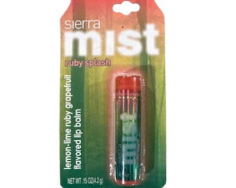 Bálsamo labial Lotta Luv Sierra Mist Ruby Splash de limón, lima y pomelo rubí, edición 2010.