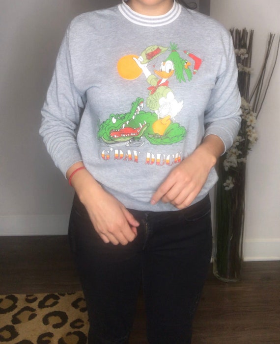 VINTAGE DISNEY daffy duck sweater. 1980s