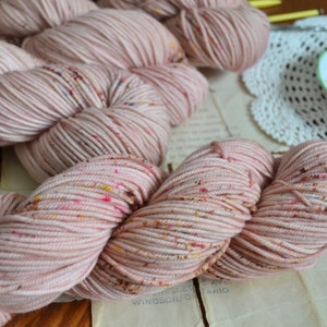 Peony, 100% Merino 4ply, Hand Dyed Indie, Superwash Worsted Weight 115g, 210 yards, Pink Speckled Colourful, Knit Crochet Canada