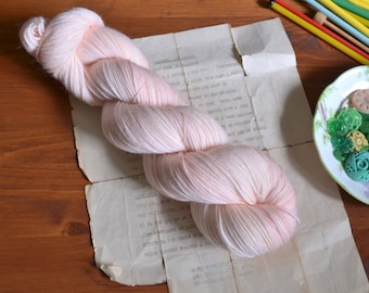 Peach Fuzz, Hand Dyed Yarn 80/20 Merino Nylon Sock Shawl, Superwash Fingering Weight 115g, Pastel Pale Peach, Kettle Dyed Yarn, Knit Canada