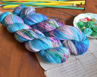 Sparkles on Sparkles, 84/16 Merino Stellina Yarn, Hand Dyed, Superwash Fingering Weight 115g, Aqua Blue Speckled Rainbow Knit Crochet Canada