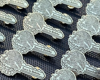 Saca La Bolsita Hat Pin