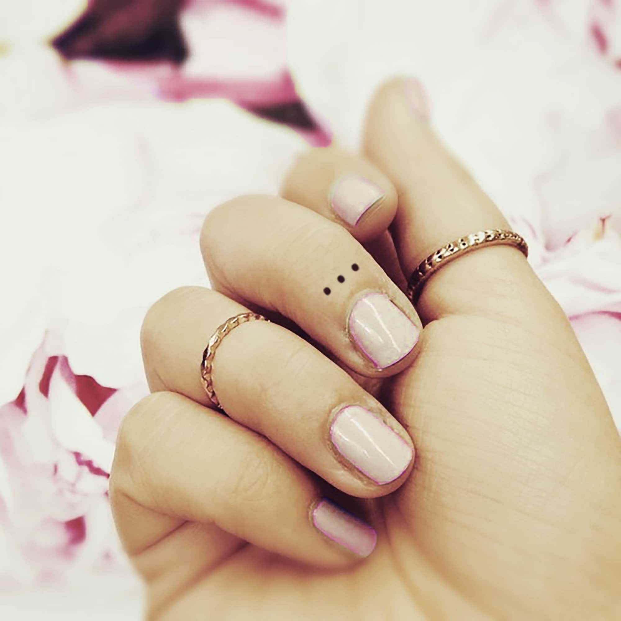 3 Tattooed Dots on Hand - Easy & Fun