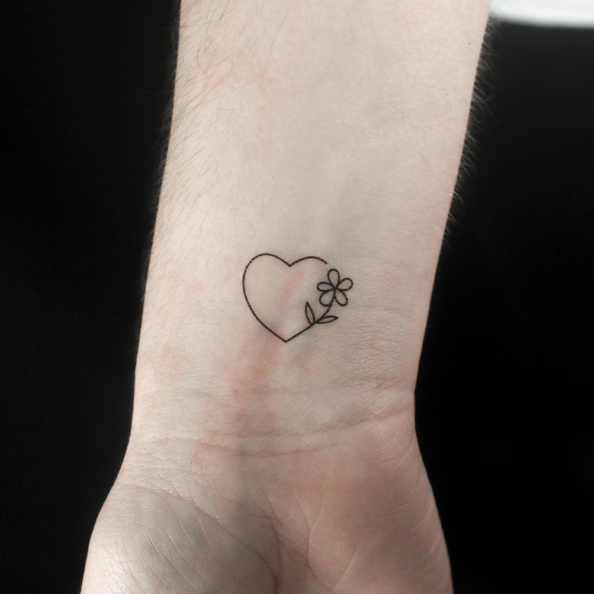 マジックタトゥー ハート 可愛い ワンポイント オシャレ タトゥーシール ハート（arrow） タトゥーシール その他ファッション雑貨 HC1 通販