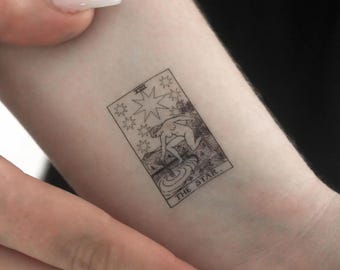 ★正規品タロットカード★クール＆パワフル✨タトゥーアウトサイダーアートのデッキ Amazon.co.jp: タトゥー タロット Tattoo Tarot タロット占い方 日本語
