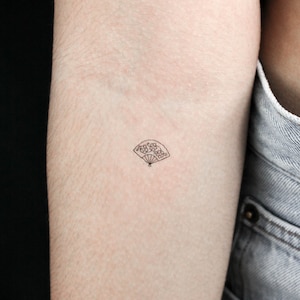 Hand Fan Temporary Tattoo (Set of 3)