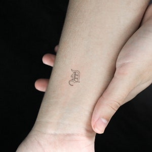 Tatuaje temporal de letra D estilo gótico (juego de 3)