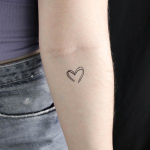 Tatouage temporaire fin deux coeurs (lot de 3)