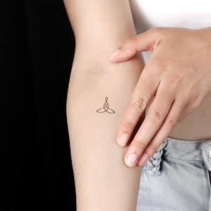 Small Mother & Child Symbol Temporary Tattoo (Set of 3)