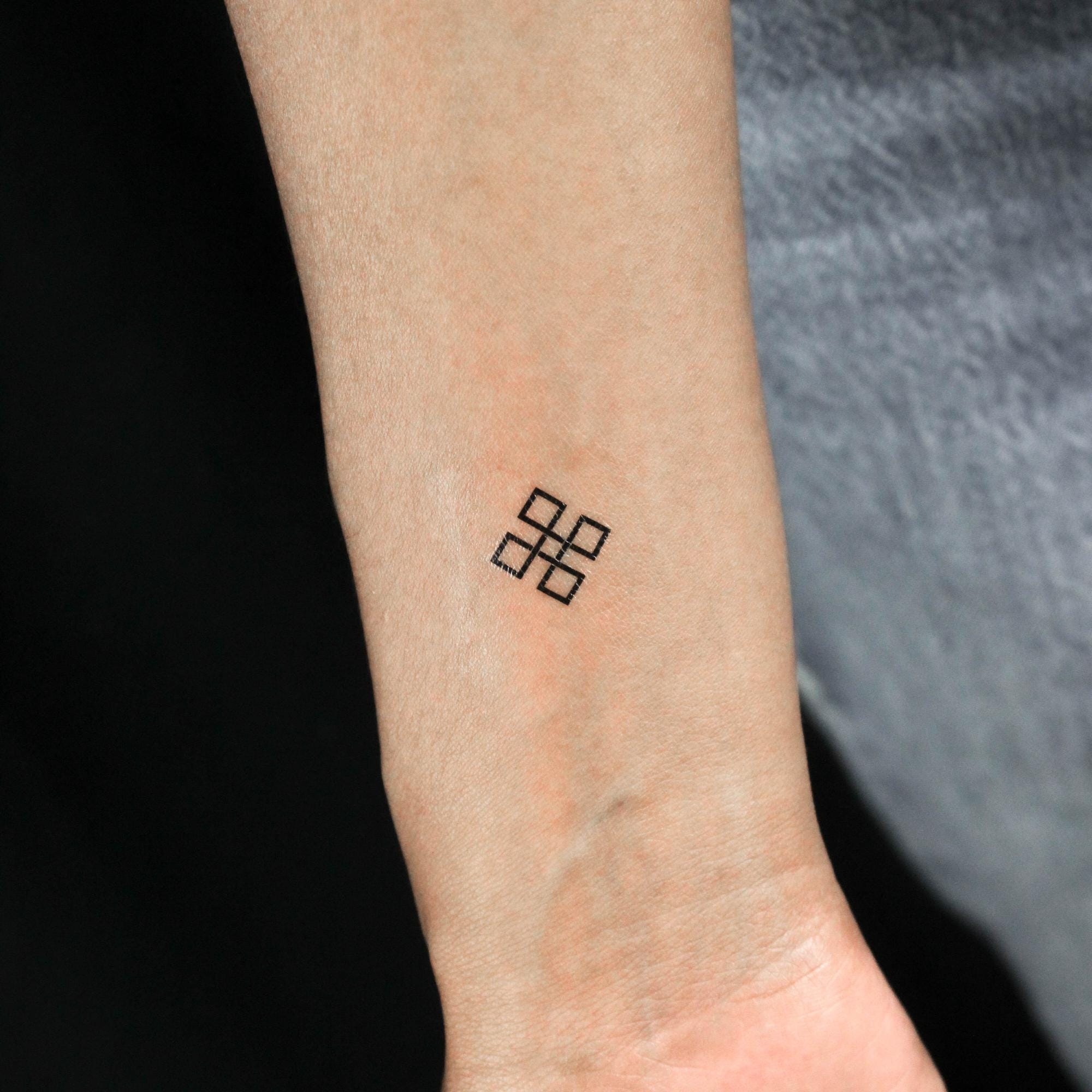 Tijdelijke tattoo met hoekige strikknoop (set van 3) - Etsy België, image size:2000x2000