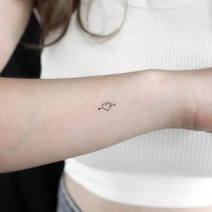 Tatouage temporaire coeur et flèche (Lot de 3)