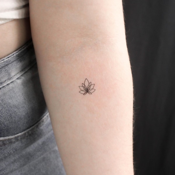 Feine Linie Lotus Blume temporäres Tattoo (3er Set)