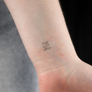 Tatouage temporaire de style gothique avec lettre Z (Ensemble de 3)