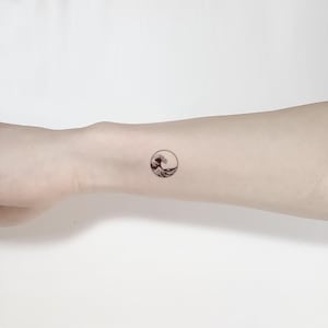 Hokusai's The Great Wave off Kanagawa Circle Temporary Tattoo (Set of 3)