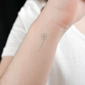 Green Four-Leaf Clover Temporary Tattoo (Set of 3)