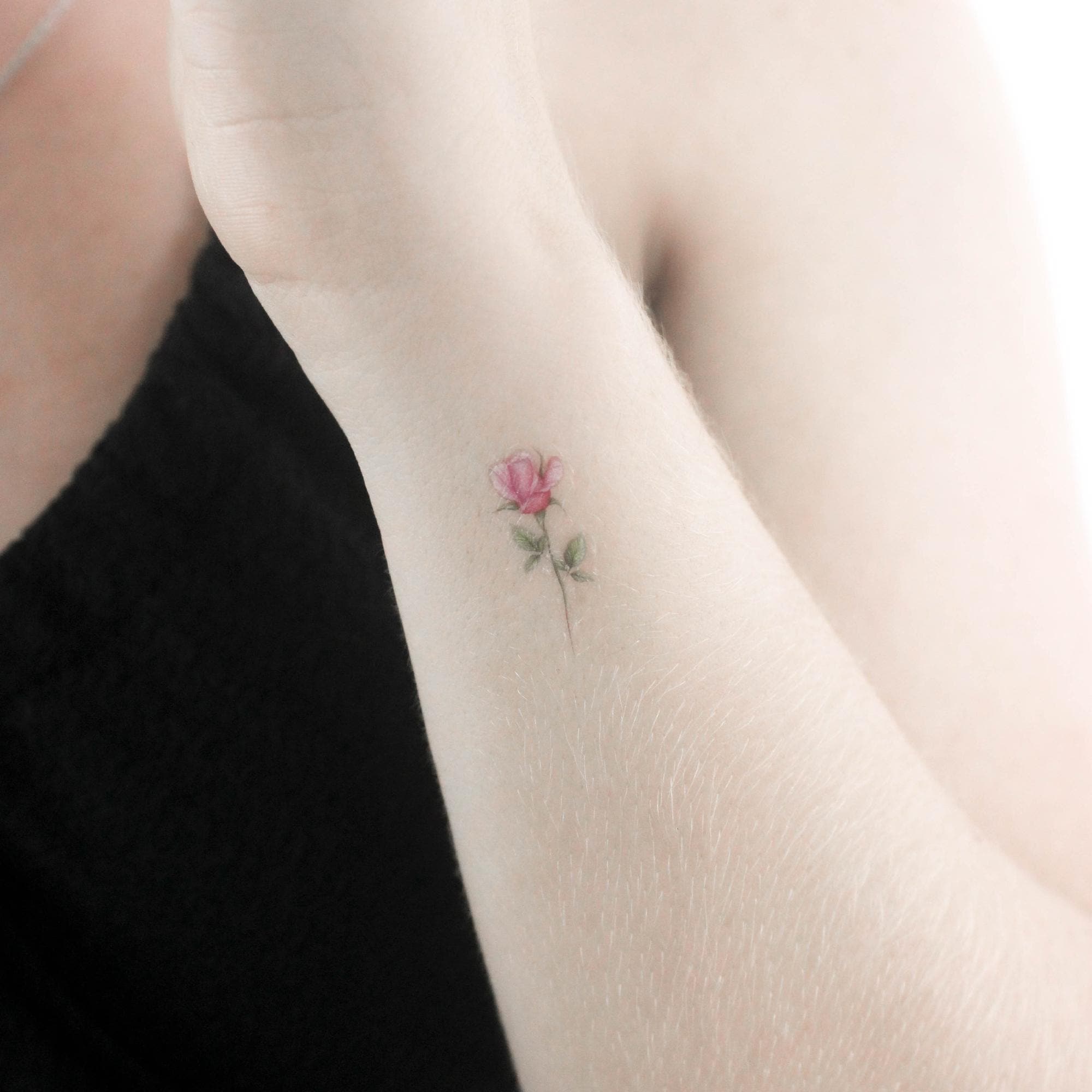 Delicate rose tattoo España