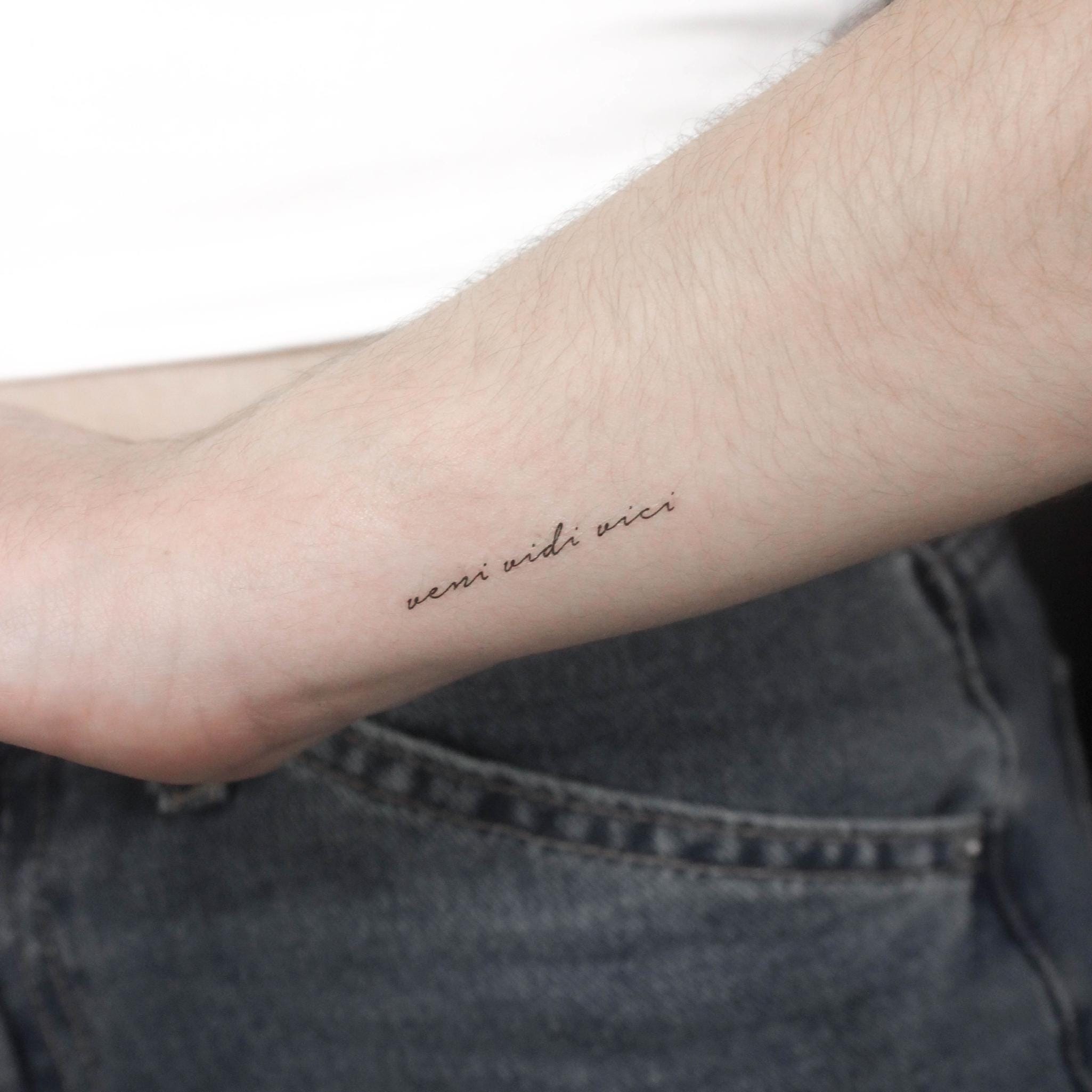 Tatuaggi di celebrità sfortunate : r/popculturechat, image size:2050x2050