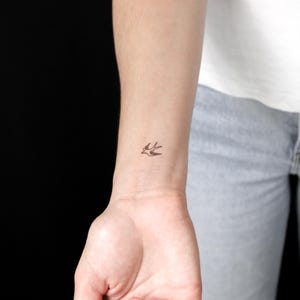 Tatuagem temporária de andorinha de linha fina pequena (conjunto de 3)