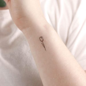 Piccolo tatuaggio temporaneo tulipano (set di 3)