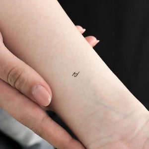 Tatuaje temporal de letra S minúscula manuscrita (juego de 3)