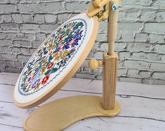 Elbesee Embroidery Seat Stand,  high quality wood effect base with polished wood attachments, hand embroidery hoop frame