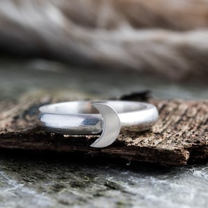 Moon Ring, Crescent Moon Silver Ring, Moon Phase Ring, Celestial Ring, Celestial Jewellery