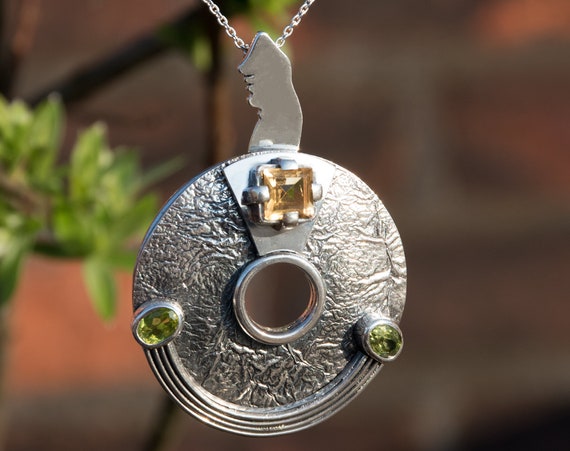 The Lost Pendant of Hondur