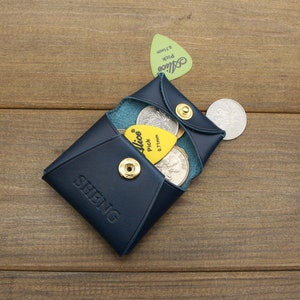 Pochette de pièces en cuir minimaliste personnalisée, petit porte-pièces en cuir personnalisé, pochette en cuir gravé, sac à bijoux, cadeau personnalisé fait à la main