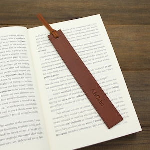 Personalised Leather Bookmark,Monogrammed Bookmark,Custom Bookmark,Leather Anniversary Gift for Him or Her,Teacher Gift,Reader gift